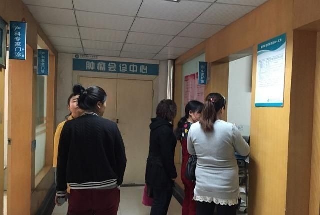 B超|产检做B超时,医生涂抹的“透明液体”究竟是啥?多数人不知道