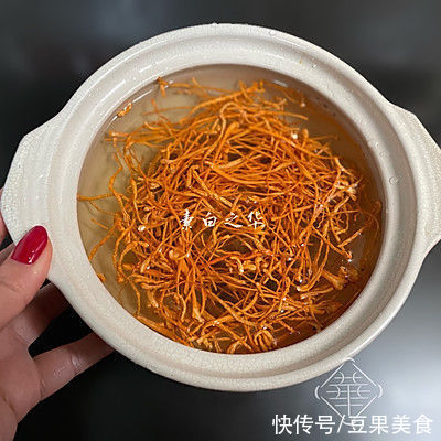 玉珠|玉珠归巢 虫草花和鸡头米搭配的纯净素食