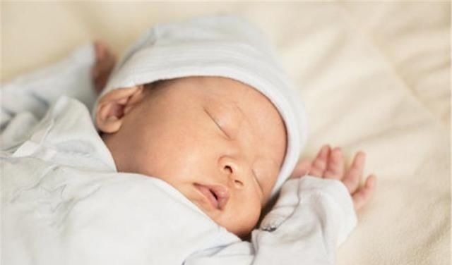 母乳|''一月睡、二月哭、三月攒肚'',老人的育儿顺口溜,是否科学?