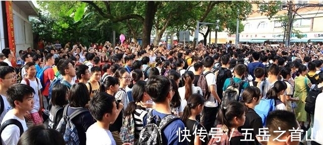 孩子|他出考场后跪地谢母,高考635分却放弃985名校,后来怎样了?