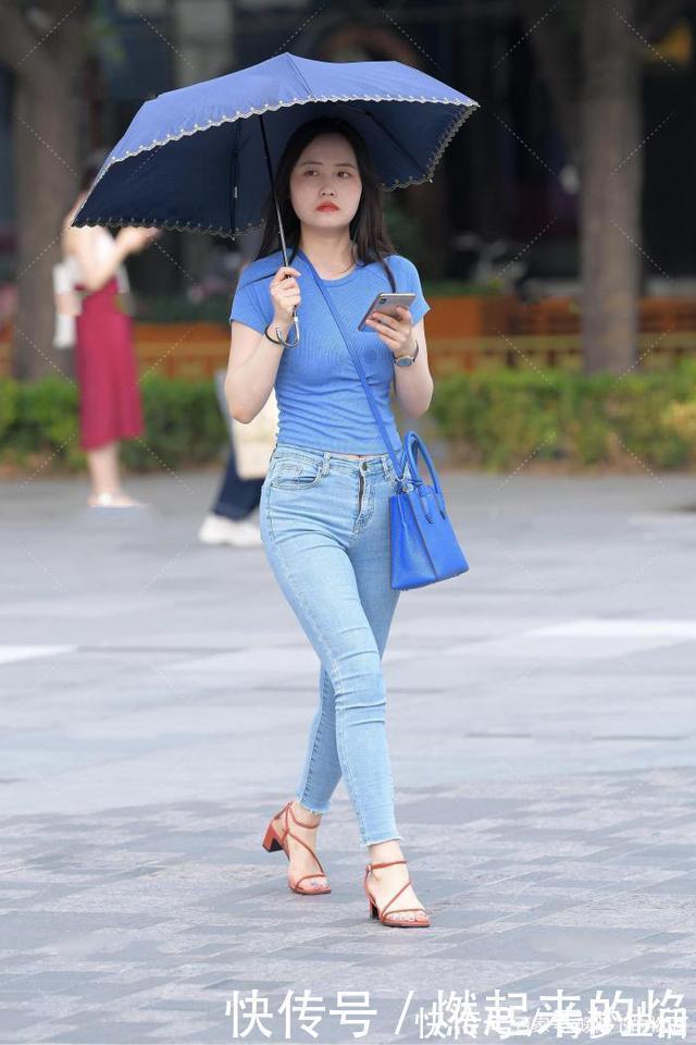 日常穿搭 选择牛仔裤,让你的日常穿搭变得简单,轻松美出时尚风采