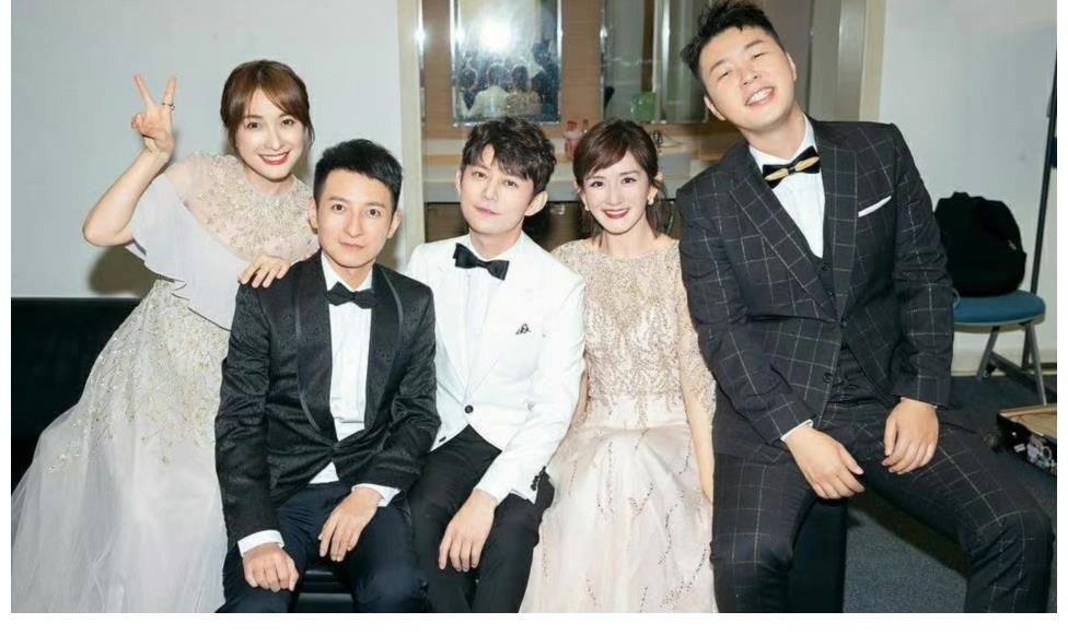 《快乐大本营》成为过去式，新节目深夜官宣，TFBOYS的后续也没了