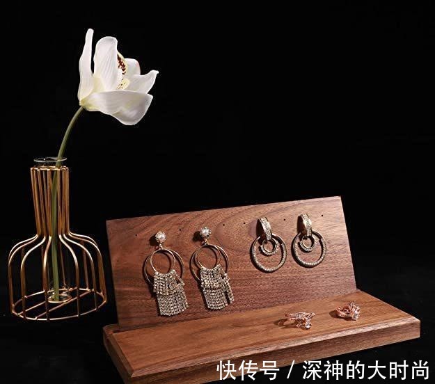 珠宝 珠宝展示道具有什么作用木质展示道具-优致工艺!