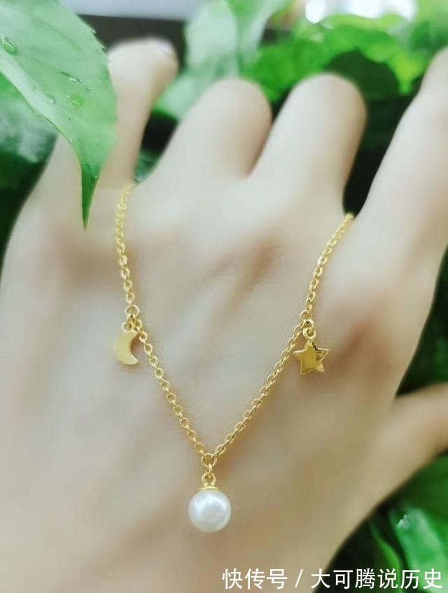 拉丝 这种项链是时尚必备品,复古经典的款式,颠覆你对黄金首饰的印象!