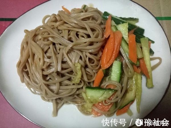 燕麦|馋嘴星人的小秘密,这些食物好吃且不易发胖,值得囤入