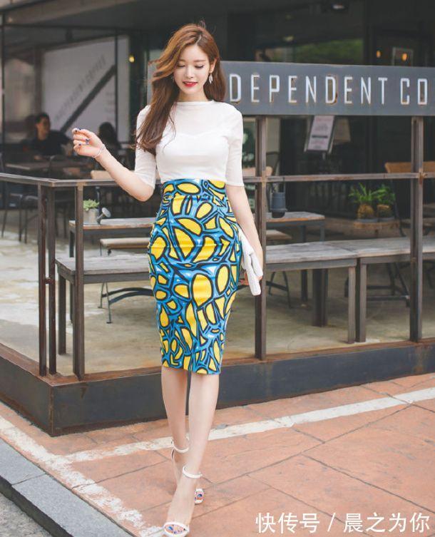 阳光帅气 -随性甜美的紧身裙美女,彰显与众不同的气质,真迷人!