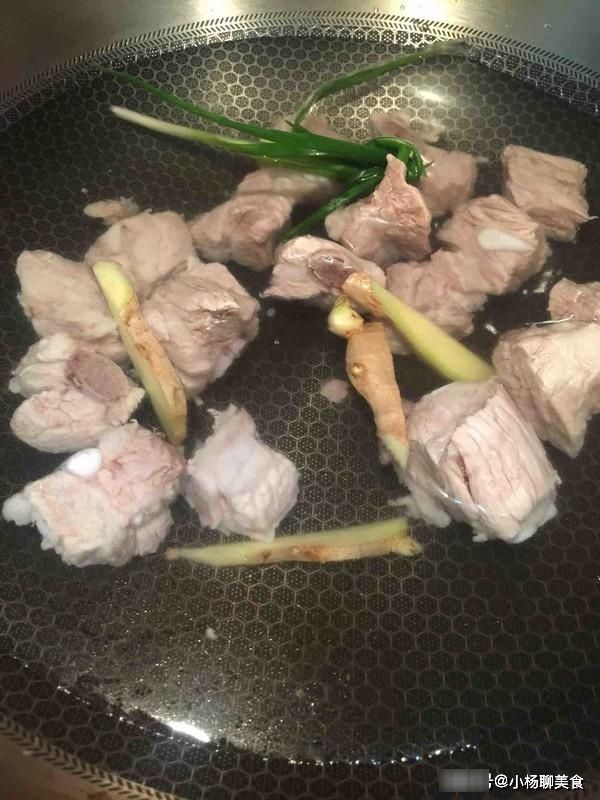 好喝|排骨汤怎么炖最好喝?只需学会此家常做法,每顿多喝两碗汤