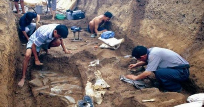 为什么盗墓贼可以赶在考古人员前面发现古墓?