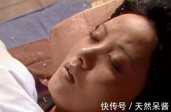 贾宝玉$贾宝玉生日夜宴,遍请贾府姊妹,为何却粗心大意漏掉了王熙凤?