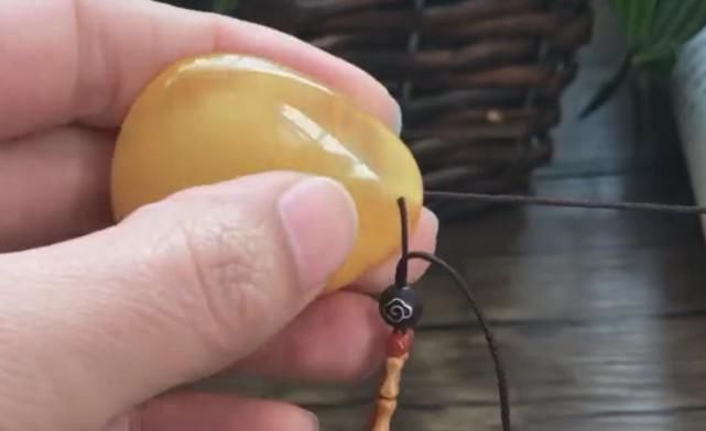 吊坠孔小只穿一根绳怎么打结？教程图解，简单易学