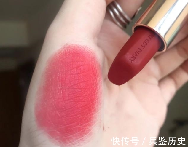 春夏秋冬 完美日记必入口红合集,217元气枫叶红,小金钻05有气场,巨好用