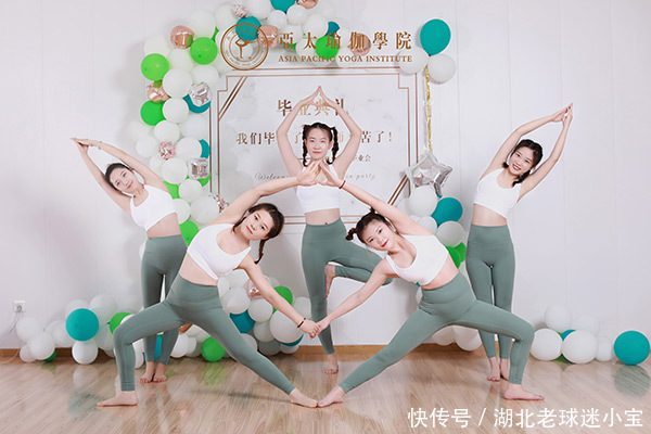 双脚|每天练习这样一套瑜伽,千年老腰再也不痛了...