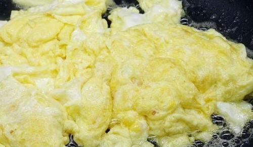 西红柿炒鸡蛋，下锅顺序千万不能错，否则鸡蛋不香，西红柿也不鲜