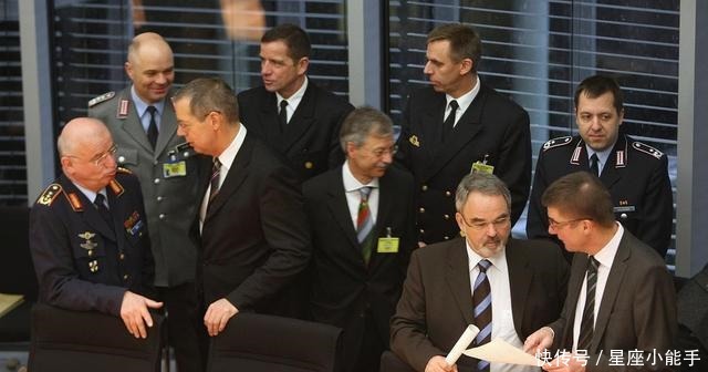  创刊号|《湘江评论》创刊号上一篇125的短文中，有一句俗语难倒了不少人