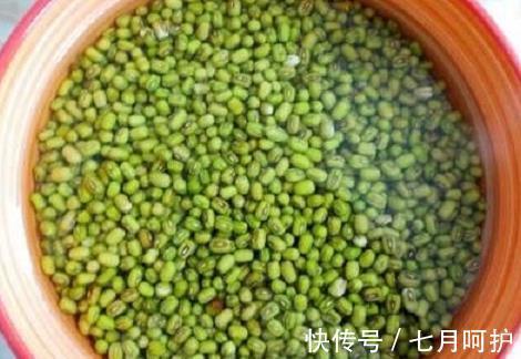 绕道|绿豆加这3样食材,湿气、虚汗绕道走,三伏天喝它清热又解暑!