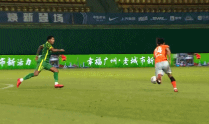 中超|2-2！中超戲劇一戰(zhàn)：5分鐘2張紅牌+VAR改判+絕平，國安3輪僅1分