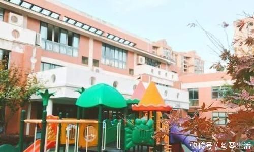 新新|3岁女儿幼儿园放学回家,抓紧裤子说不能尿尿,脱下裤子宝妈气炸