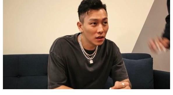 导师|指责吴亦凡乱用“skr”,瘦子直播点批评:误人子弟