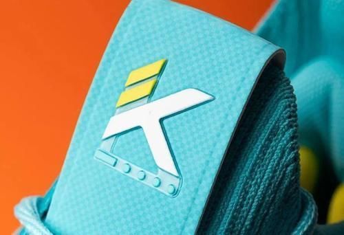 flow 一口气偷偷上架 8 款配色!这双「国产标杆」好看又好穿!