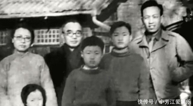  老师|朱自清名校毕业当老师，父亲走关系拿走儿子工资，还嫌他挣得太少