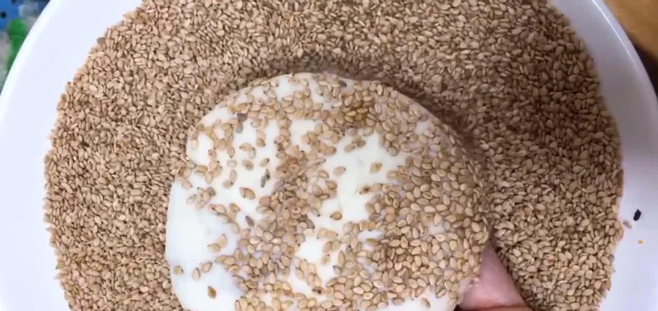 新式麻酱烧饼的做法,全程不饧面不发面,外脆里软比肉夹馍还好吃