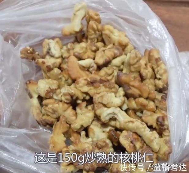 核桃|桃酥做法其实很简单一个鸡蛋一碗面粉，教你在家做酥脆香甜的桃酥