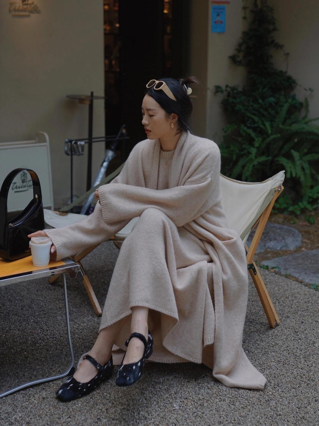 小姐姐 越简约越高级,冬日里不能少的开衫搭配,谁穿谁好看