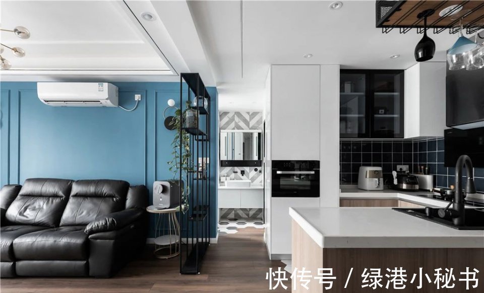 展示柜|装修案例欣赏:如何做到家中运用冷色调,却不冷清?