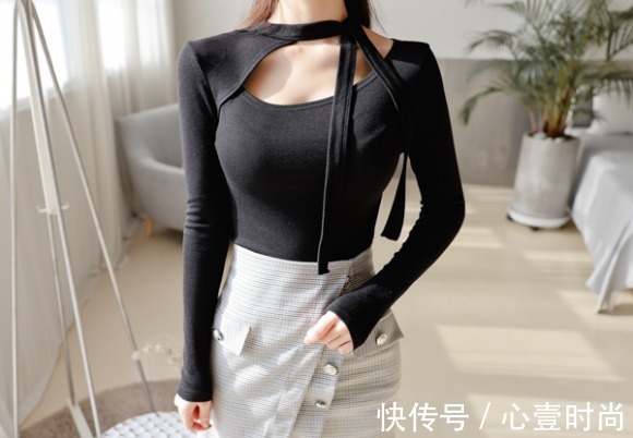 包臀裙|女神孙允珠高清时尚搭配:苍青雅黑圆弧镂空淑女包臀裙