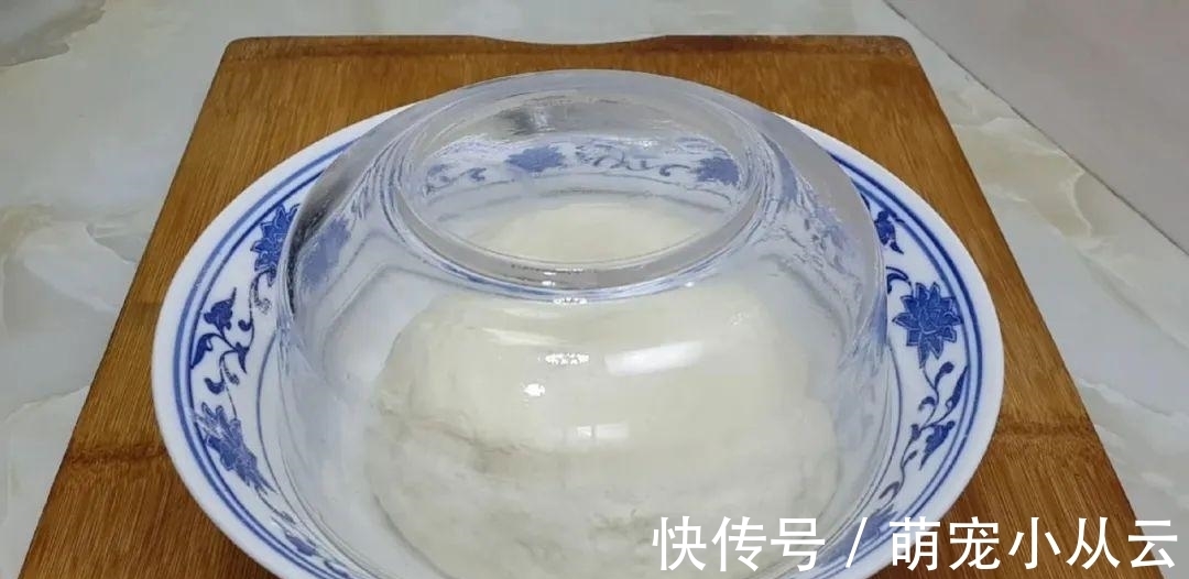 面粉这做法太香了,开水一烫,焦脆又空心,比油饼鸡蛋饼好吃几十倍
