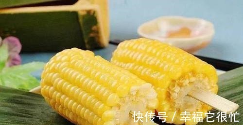 水煮|水煮玉米时, 很多人都用错了“水”, 难怪煮出来的玉米又老又硬！