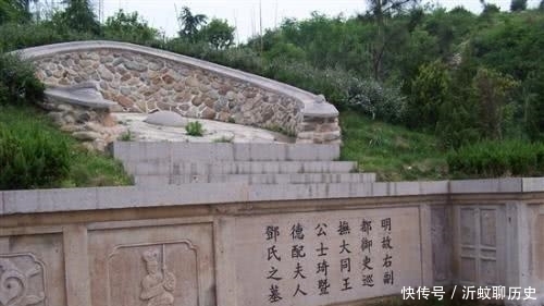  明朝|明朝一清官，死后只能用草席下葬，坟墓被打开后，竟发现大量黄金