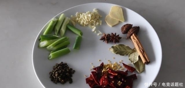 大厨|大厨教学水煮鱼的家常做法,详细讲解鱼片腌制技巧,鱼肉滑嫩无腥