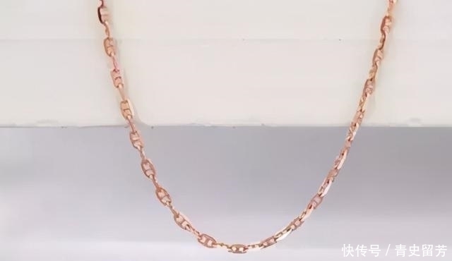 手腕 热门项链和手链样式科普:肖邦链、蛇骨链、凤尾链