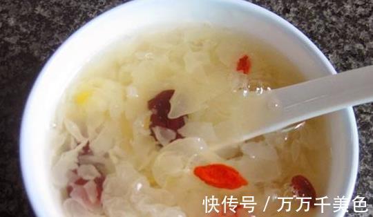 常喝|女人常喝银耳汤有好处，喝银耳汤的最佳时间是早上，还是晚上？