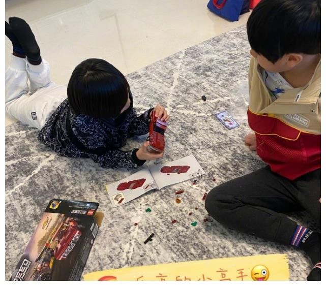 《爸爸5》萌娃重聚，neinei給泡芙補(bǔ)習(xí)英文，max身高超Jasper