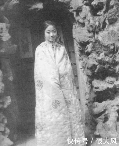 简直|清朝老照片不全是丑的,也有各种白富美高富帅,第三位简直惊艳