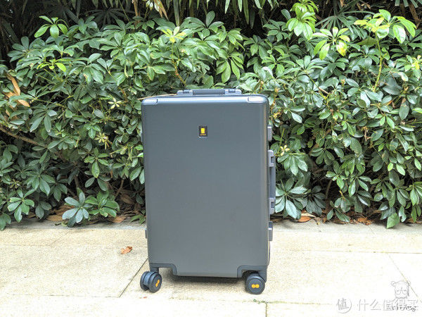 有型有款,坚固实用,地平线8号 POWER 系列登机箱 体验