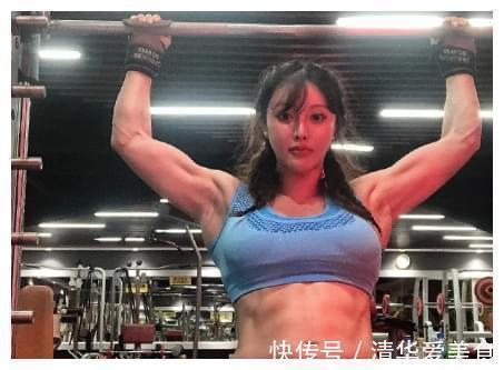 体重|超“硬核”孕妇走红,怀孕8个月体重56公斤,腹部线条太美了