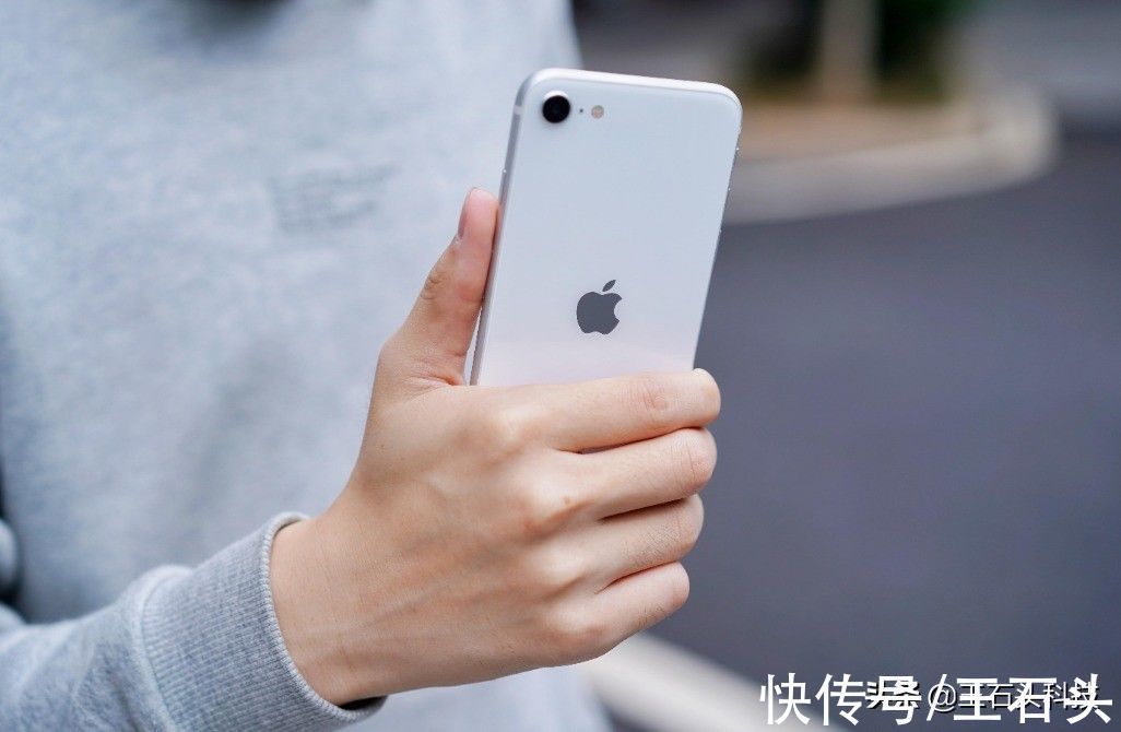 se|苹果打造“廉价”手机，抢占中端市场，iPhone SE3明年春登场