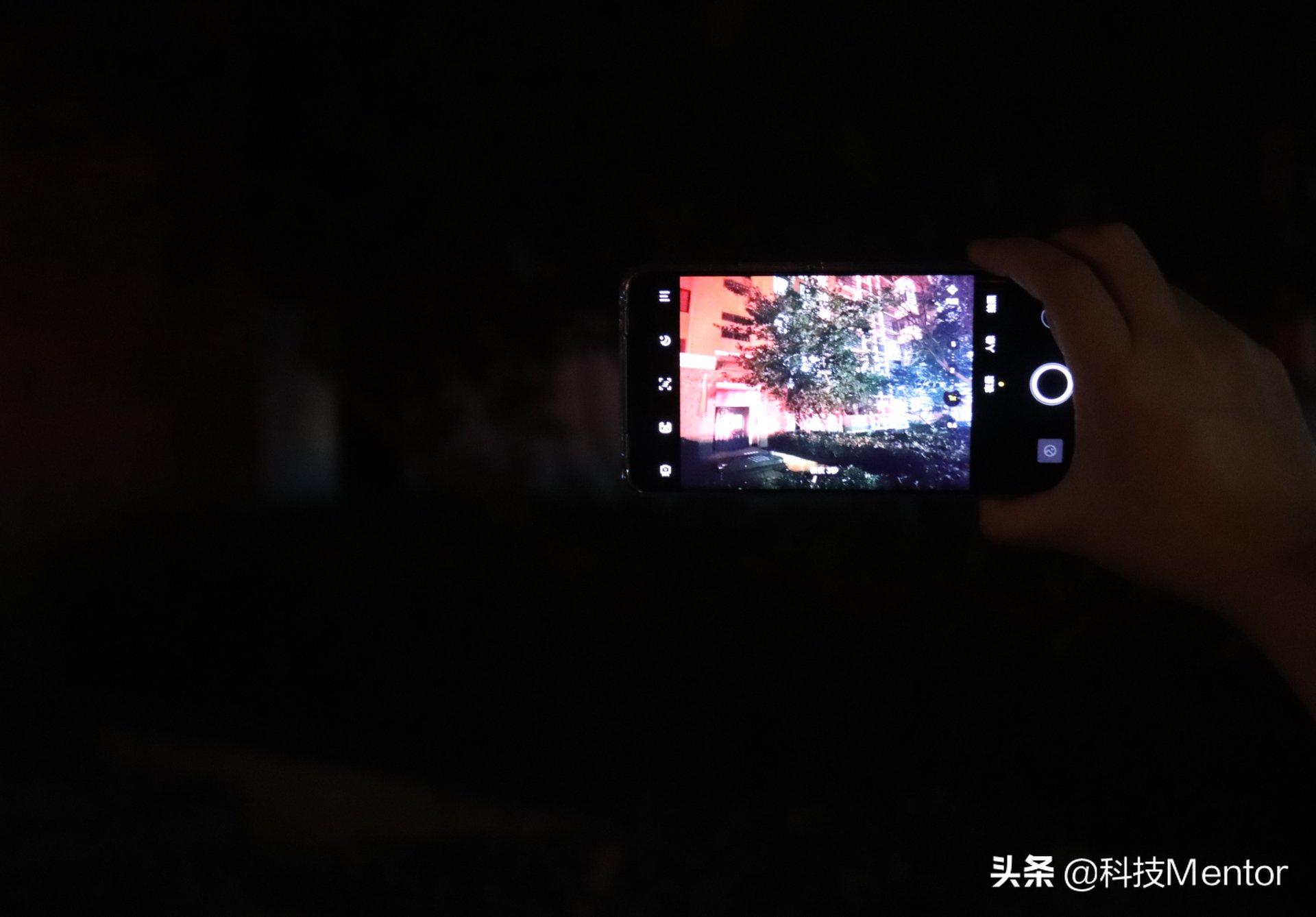 超级月亮|vivo X70 Pro评测：影像全面升级，颜值与实力并存