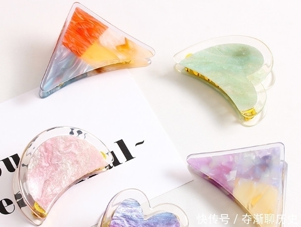 珍珠|现在珍珠发卡已过时,00后都戴“液体夹”,头发水润美成仙女!