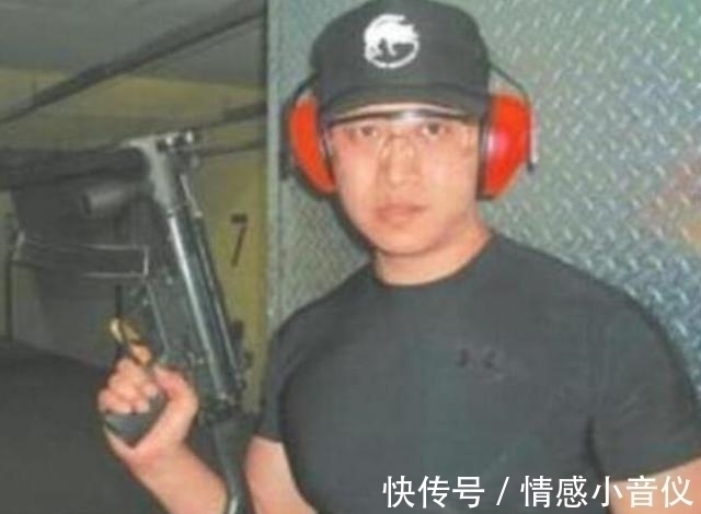 巴菲特|中国保镖李旭,徒手打倒30个壮汉,一个小时高达28万人民币
