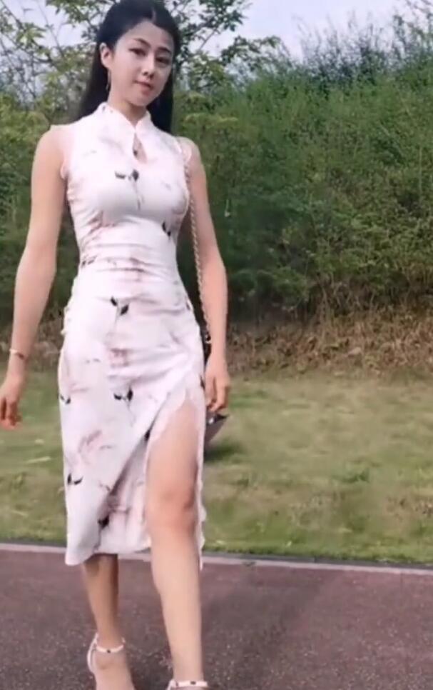紧身裙 复古风的紧身裙,穿出了东方女人的美