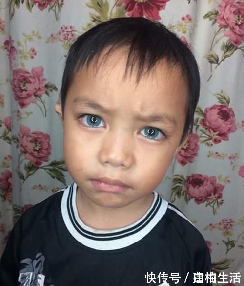 孩子|姐姐把弟弟画成“萌妹子”,弟弟却不禁沉浸在自己的盛世美颜之中