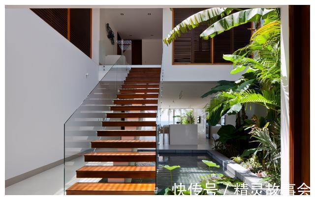 鱼池|楼梯位下竟然能造景，灯带、绿植、鹅软石太惬意了，1㎡都不能浪费