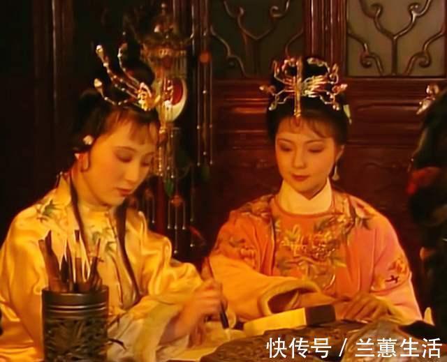 宝钗|贾宝玉作诗犯难,宝钗、黛玉帮忙作弊,都是才女,但品性相差悬殊