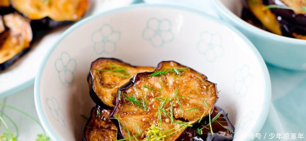  炒茄子，不要直接下油锅，多加这一步，茄子好吃不吸油！