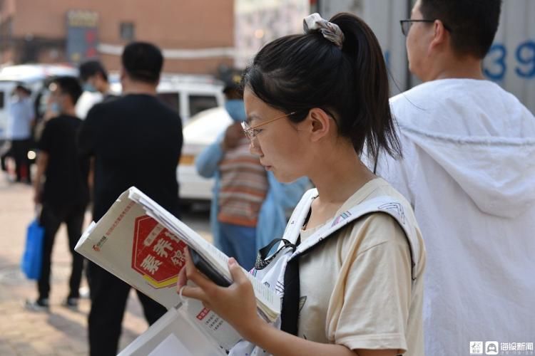 德州市第一中学|组图｜考前再看一眼！德州考生考前状态千姿百态