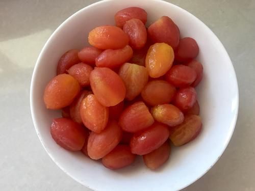 葡萄|三伏天爱流汗,女人想显年轻,6种碱性水果要多吃,安稳度过苦夏